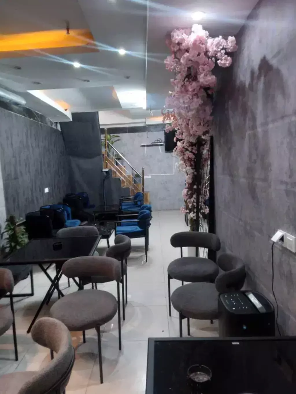 رهن و اجاره مغازه 108 متری بر اصلی پاسدار گمنام - تصویر 6