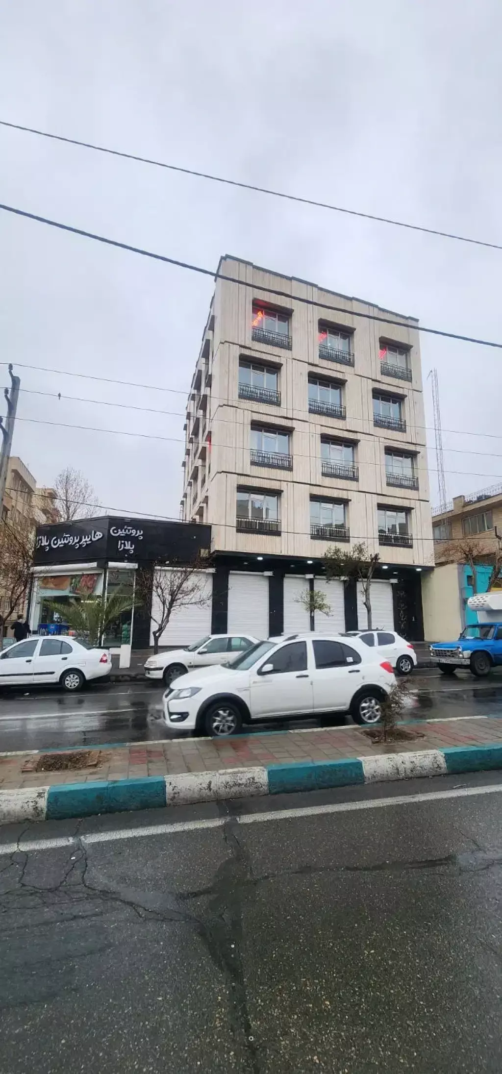مغازه نوساز بر اصلی 30 متری ارتفاع بلند باپارکینگ - تصویر 4