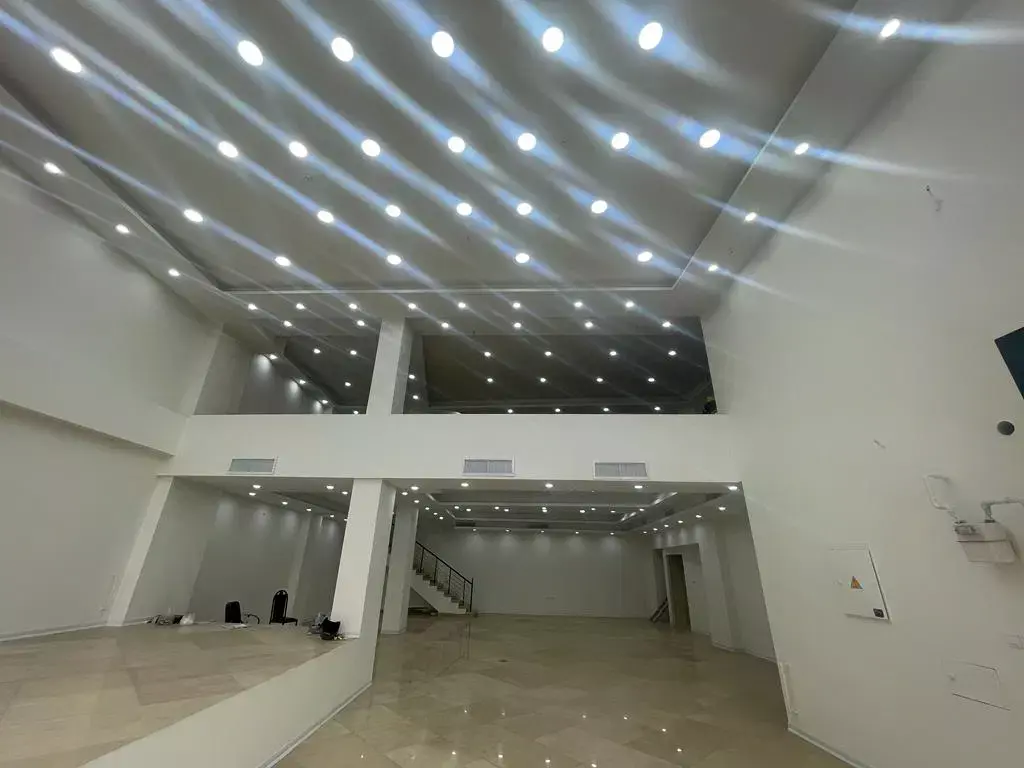 مغازه بر خیابان اذربایجان - تصویر 6