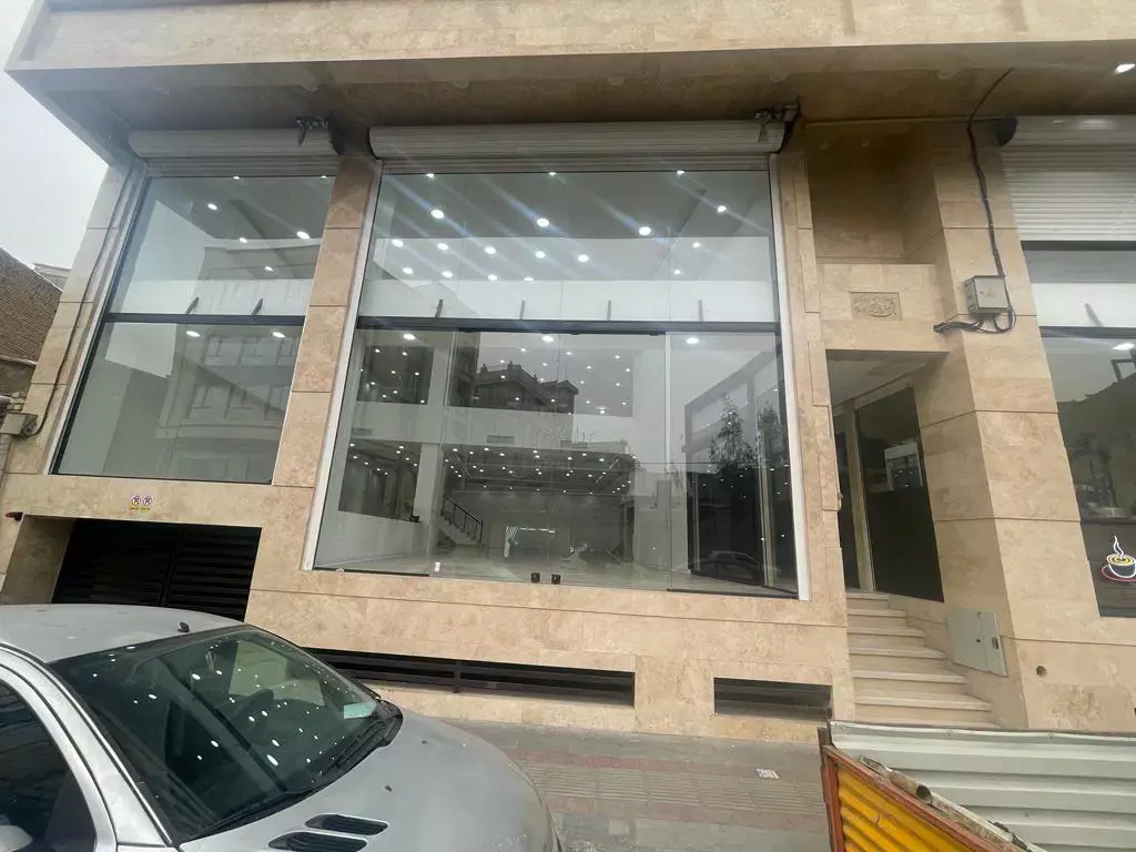 مغازه بر خیابان اذربایجان - تصویر 3