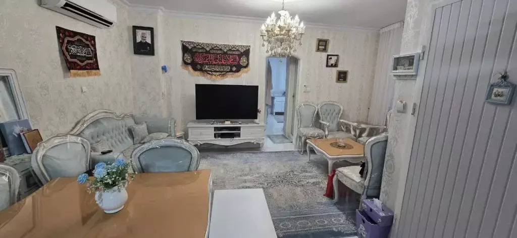57 متر 2 خواب / خیابان فتحنایی
