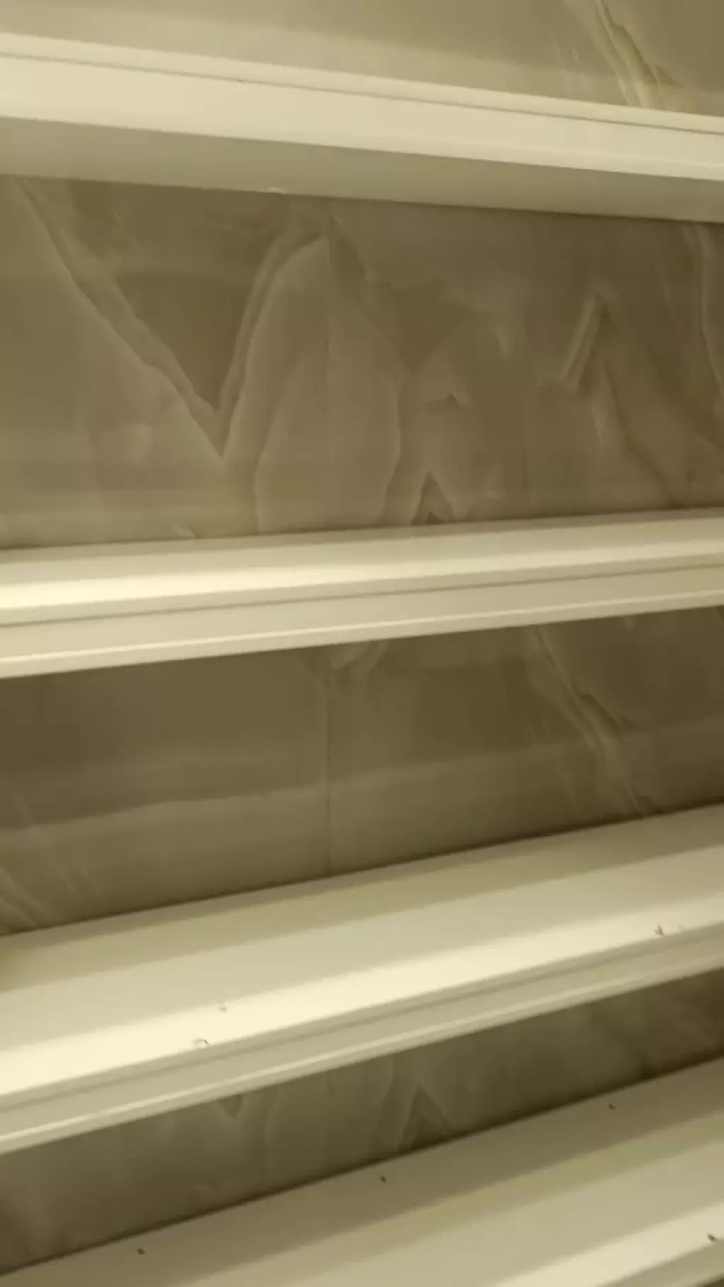رهن اجاره 20مترمغازه دوکله پارچه فروشا پاساژ روحی