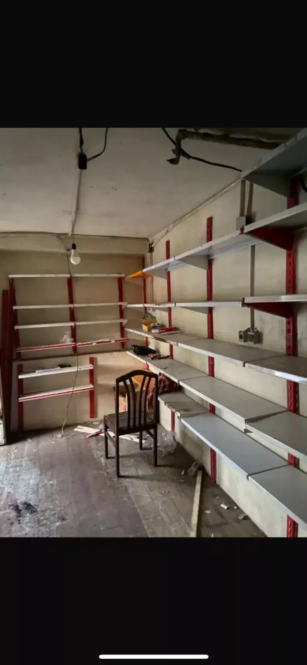 مغازه 18 متری قفسه بندی شده