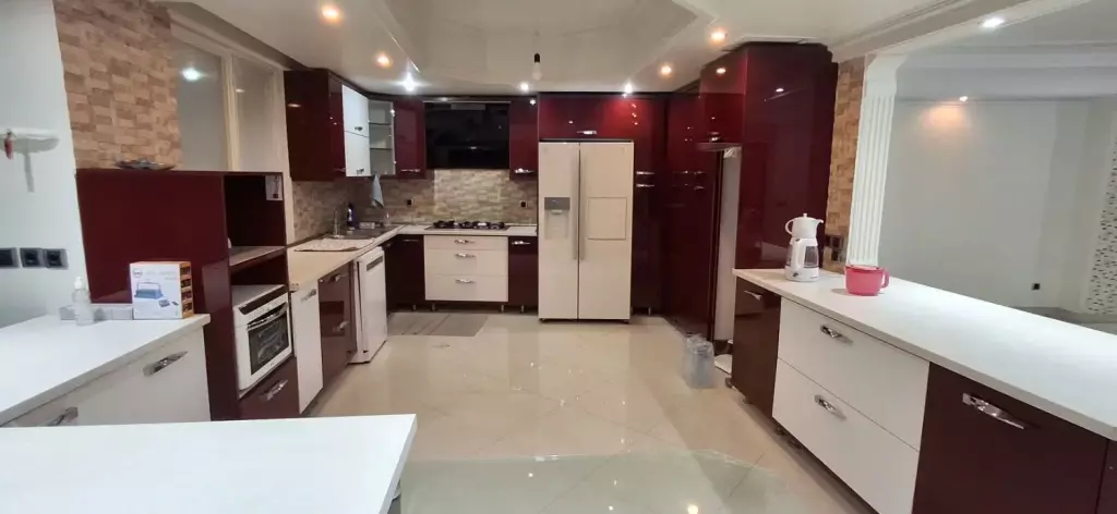 پاسداران 235 متر،خوش نقشه،4 خواب،آفتاب گیر - تصویر 8