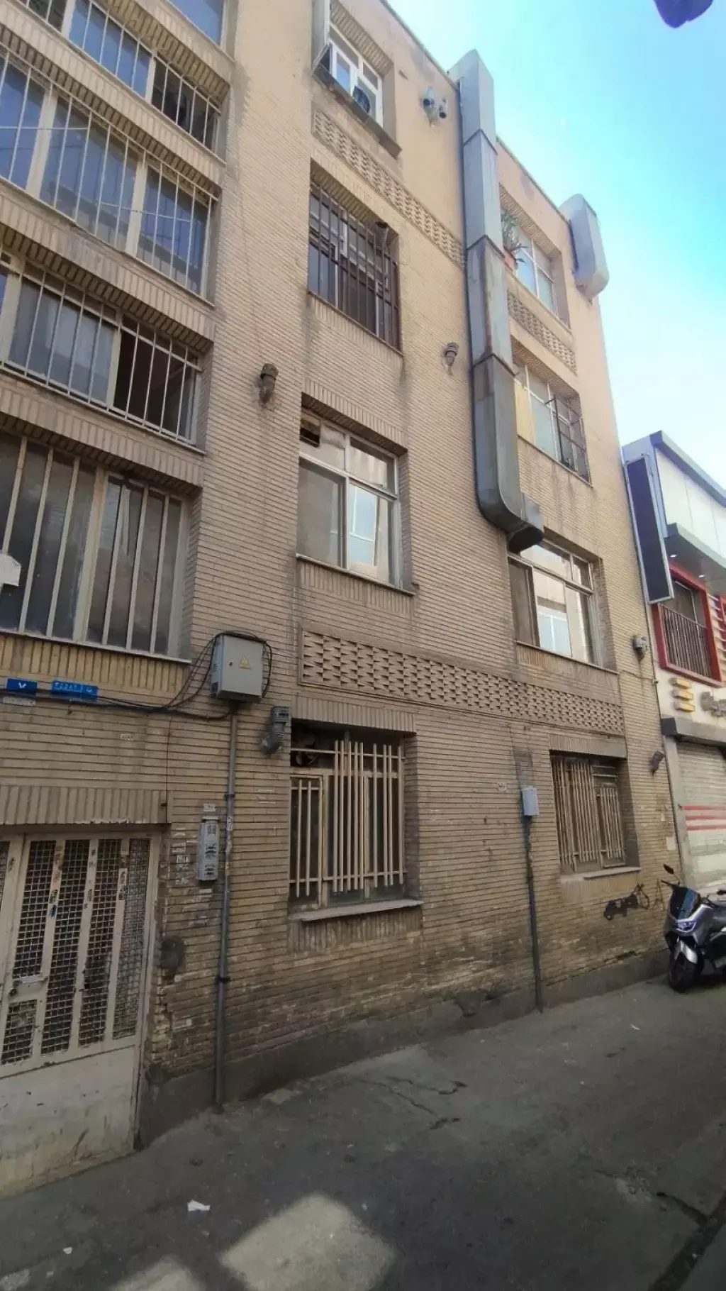 آپارتمان مسکونی در موقعیت مکانی جداب