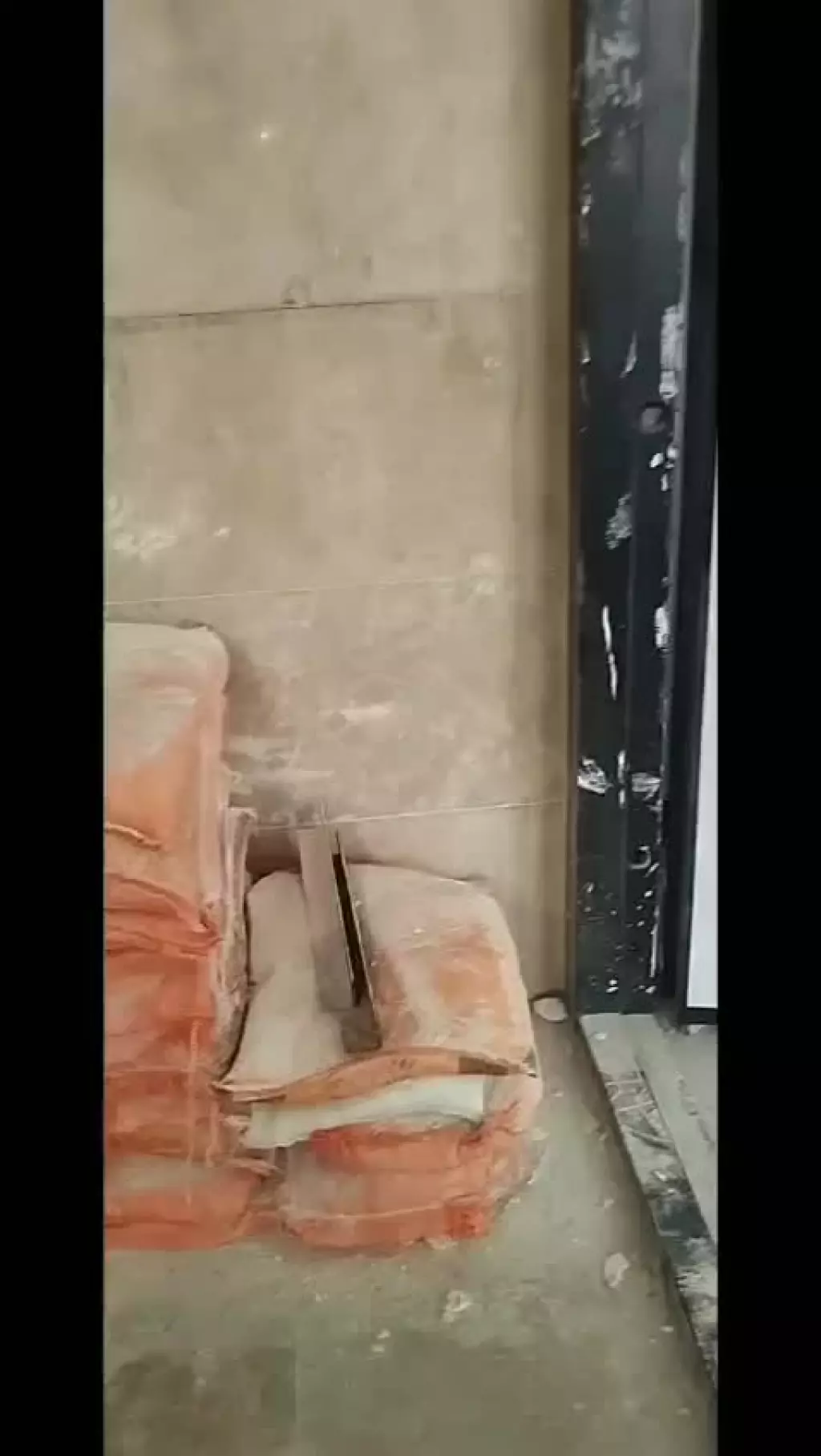 خانه 74 متری در خیابان خاوران