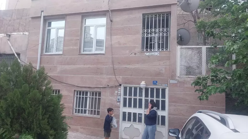 خونه کلنگی منطقه 5 کن دو طبقه زمین 100 متری تهاتر - تصویر 9