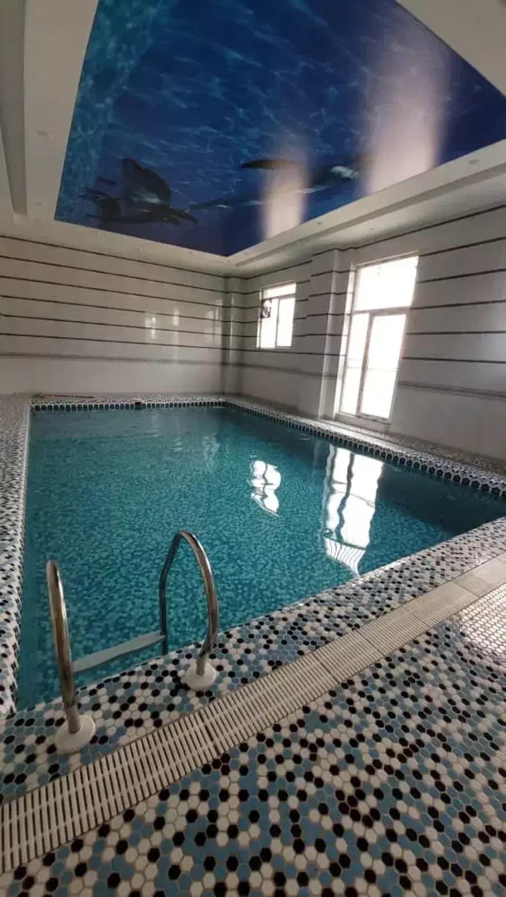 عمارت لاکچری استخردار فول گیم و فول امکانات - تصویر 2
