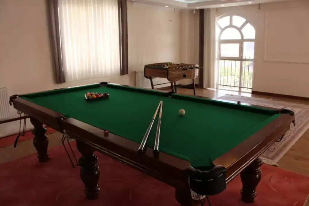 عمارت لاکچری استخردار فول گیم و فول امکانات - تصویر 5