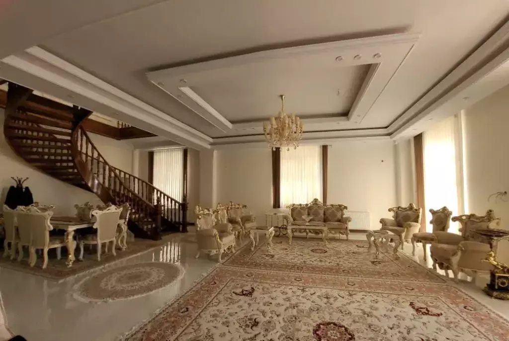عمارت لاکچری استخردار فول گیم و فول امکانات - تصویر 3