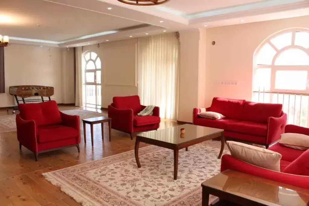 عمارت لاکچری استخردار فول گیم و فول امکانات - تصویر 10