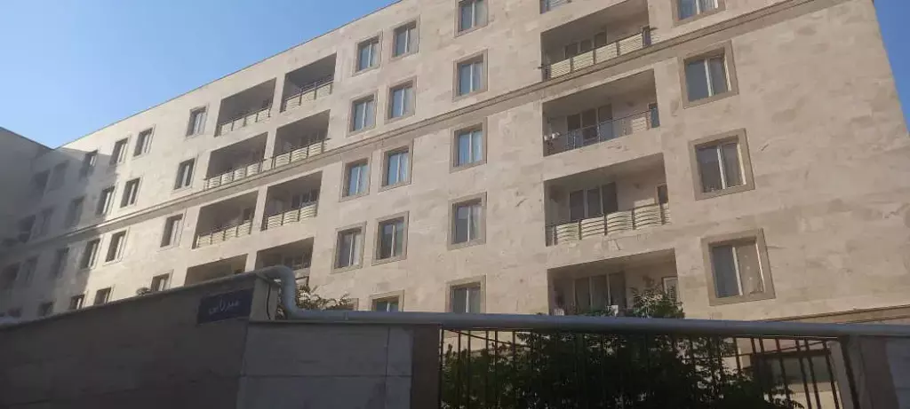 54/5متر ورداورد طبقه اخر خیابان ولیعصر