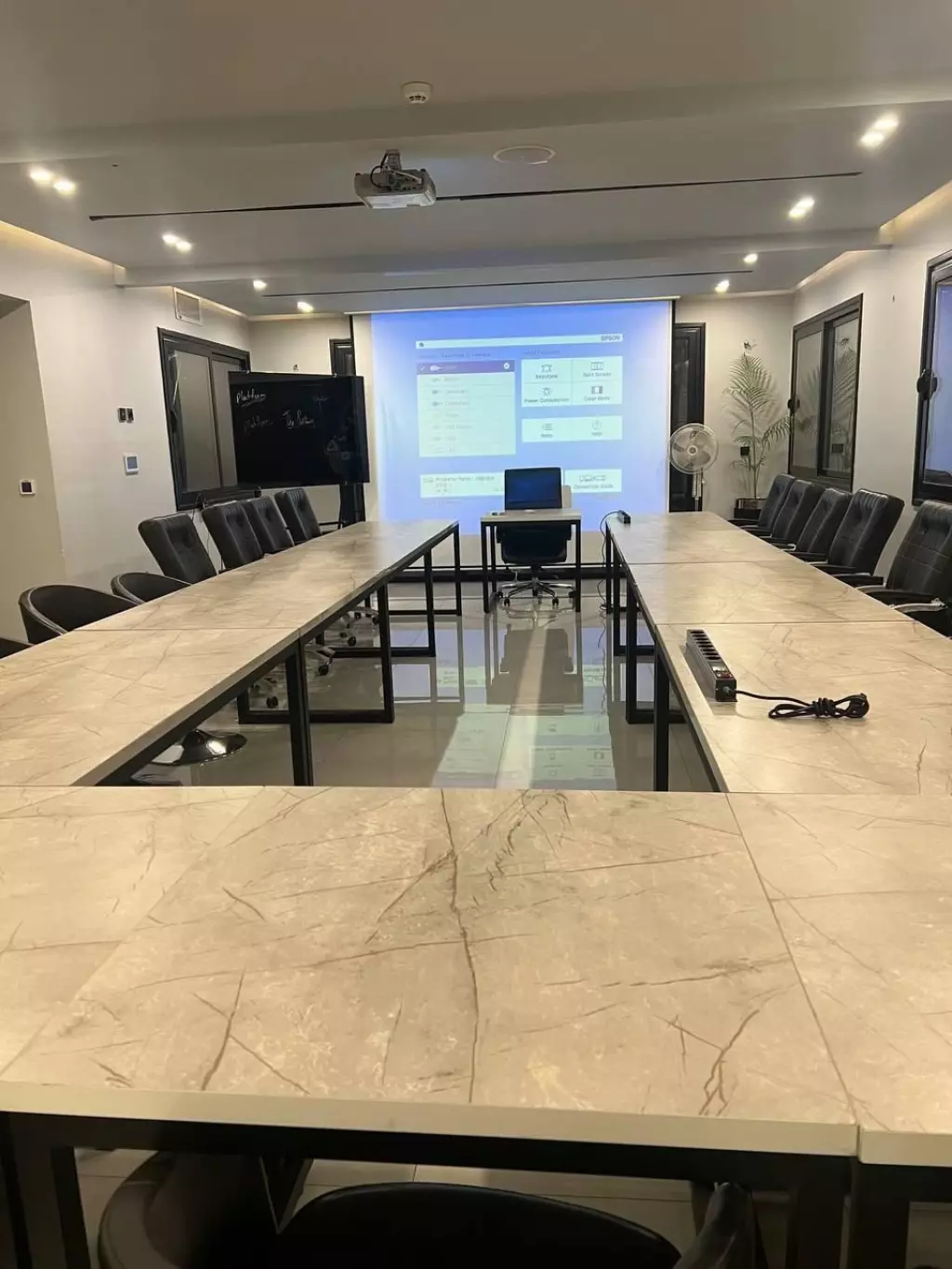 اجاره دفتر کلاس اموزشی ورکشاپ سمینار جلسه استدیو - تصویر 2