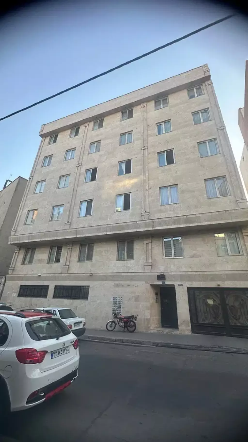 آپارتمان 64 متری فول امکانات بروجردی