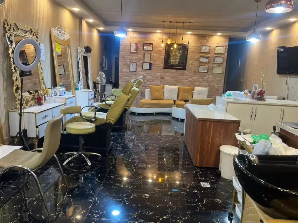 رهن کامل آموزشگاه آرایشی زنانه