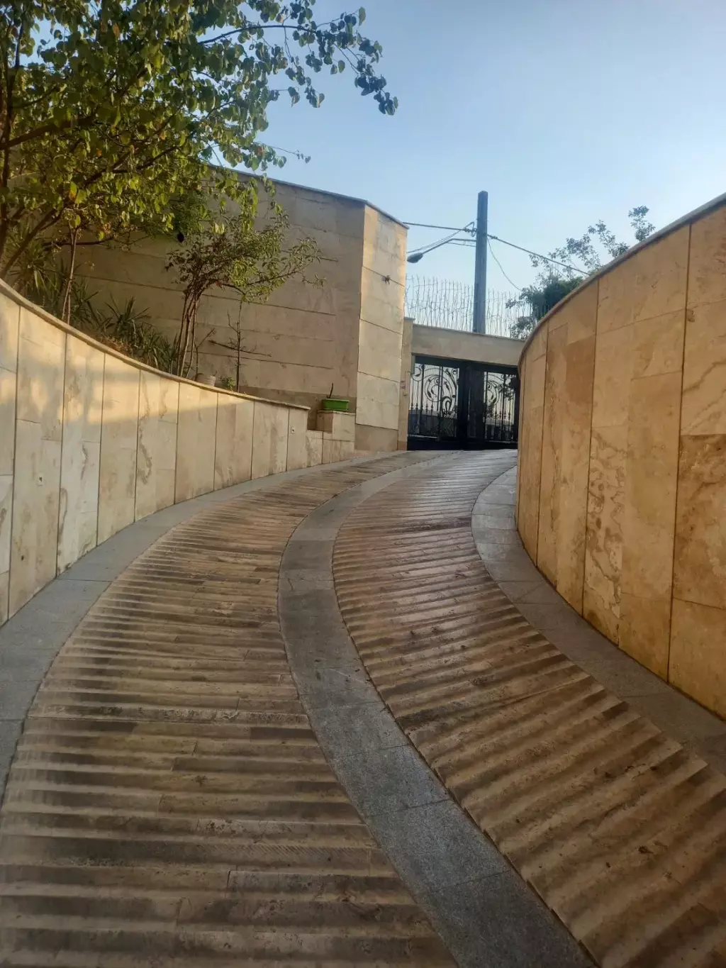 پارکینگ - تصویر 6