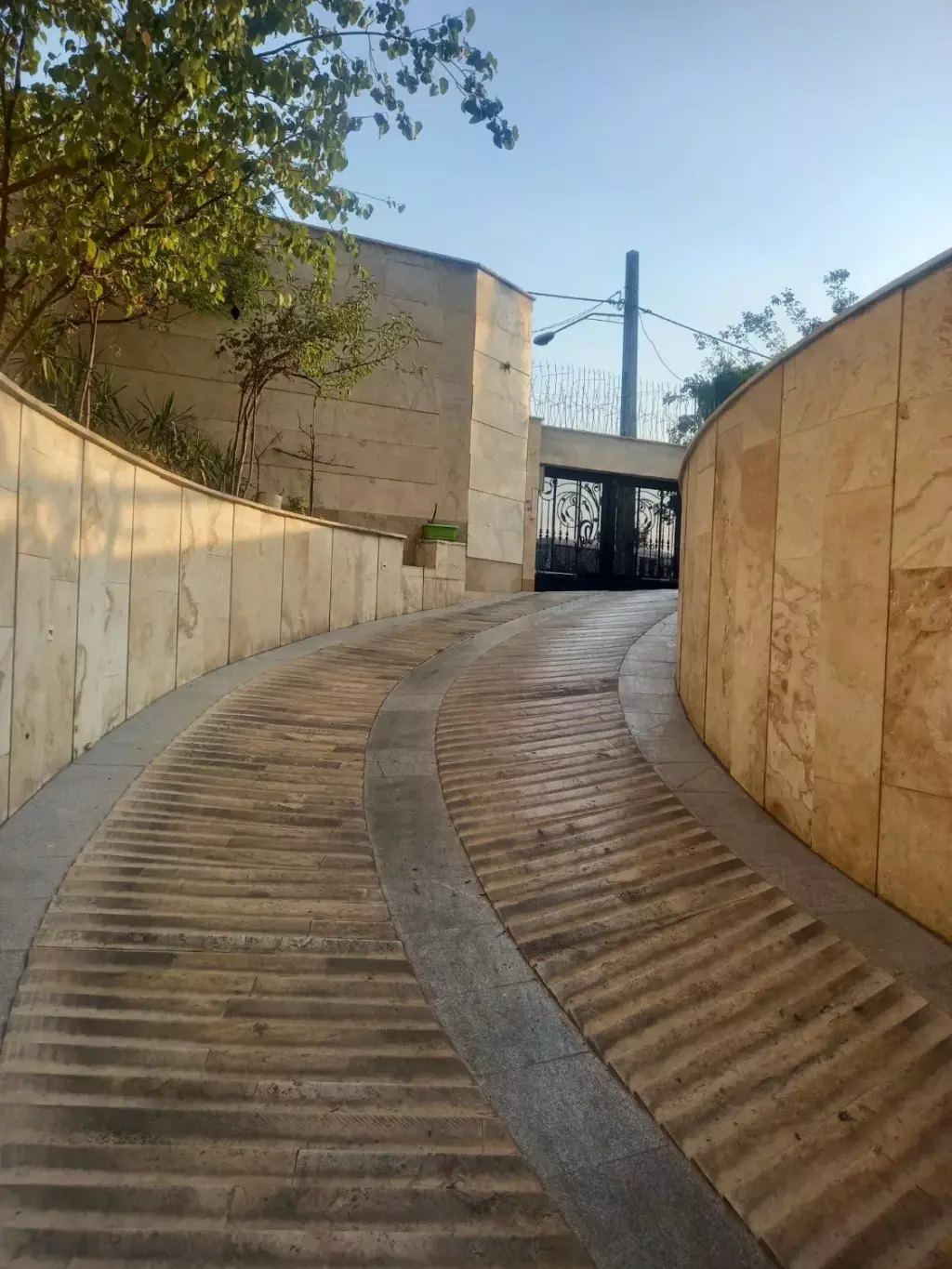 پارکینگ - تصویر 5