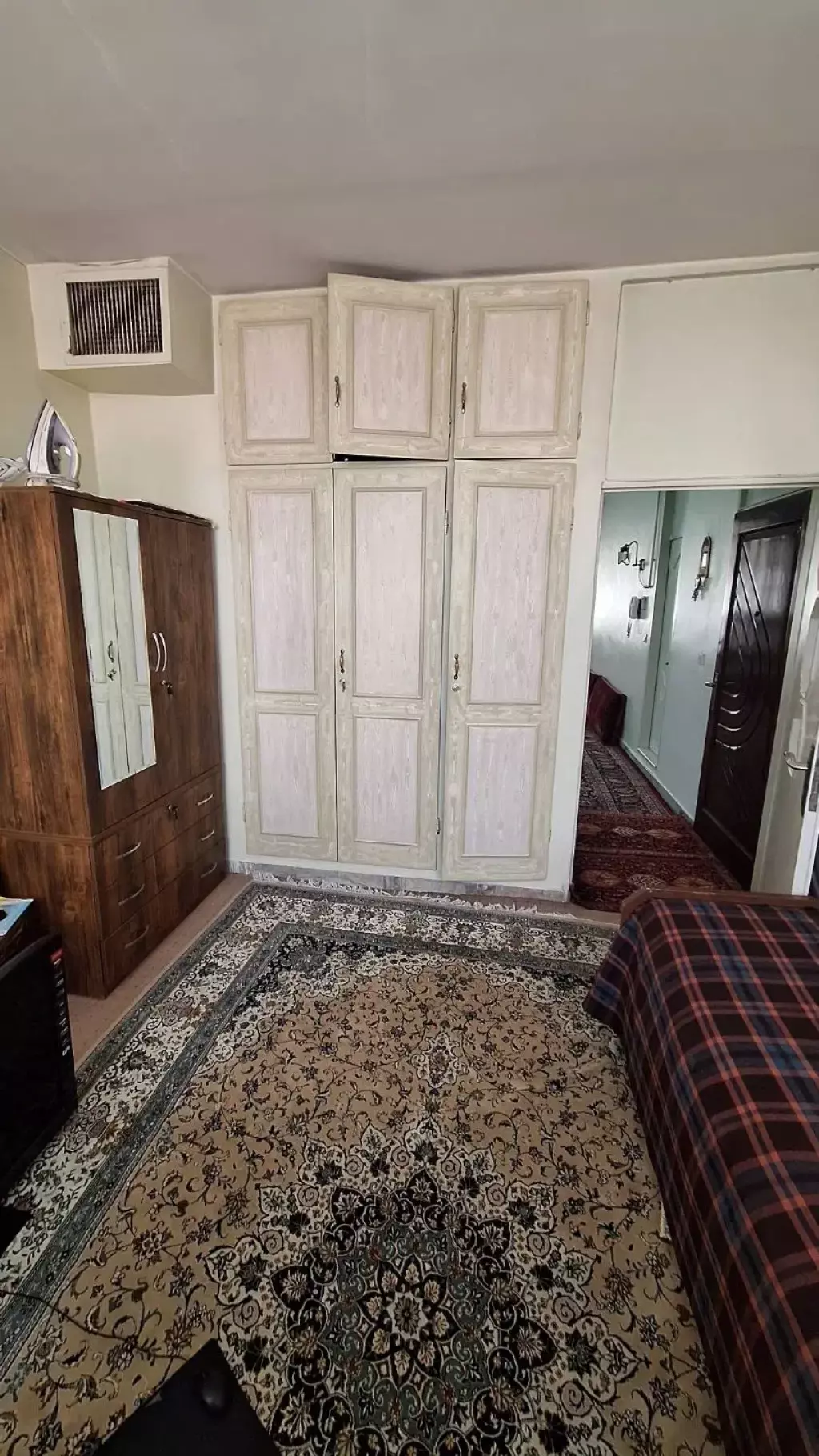 ملک تجاری مسکونی(نانوایی لواشی+ سه آپارتمان)