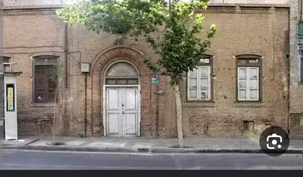 ساختمان کلنگی