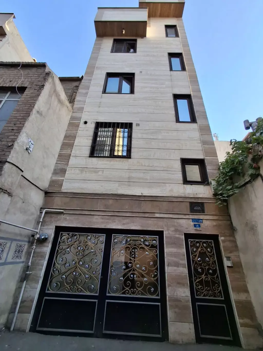 آپارتمان طیب میدان خراسان خیابان هفده شهریور