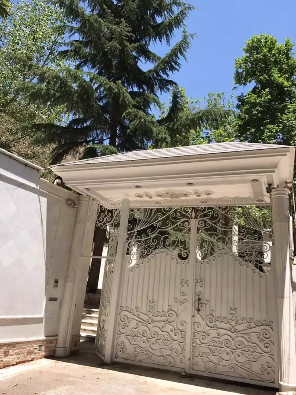 تجریش ابتدای فنا خسرو 218 متر با. 14