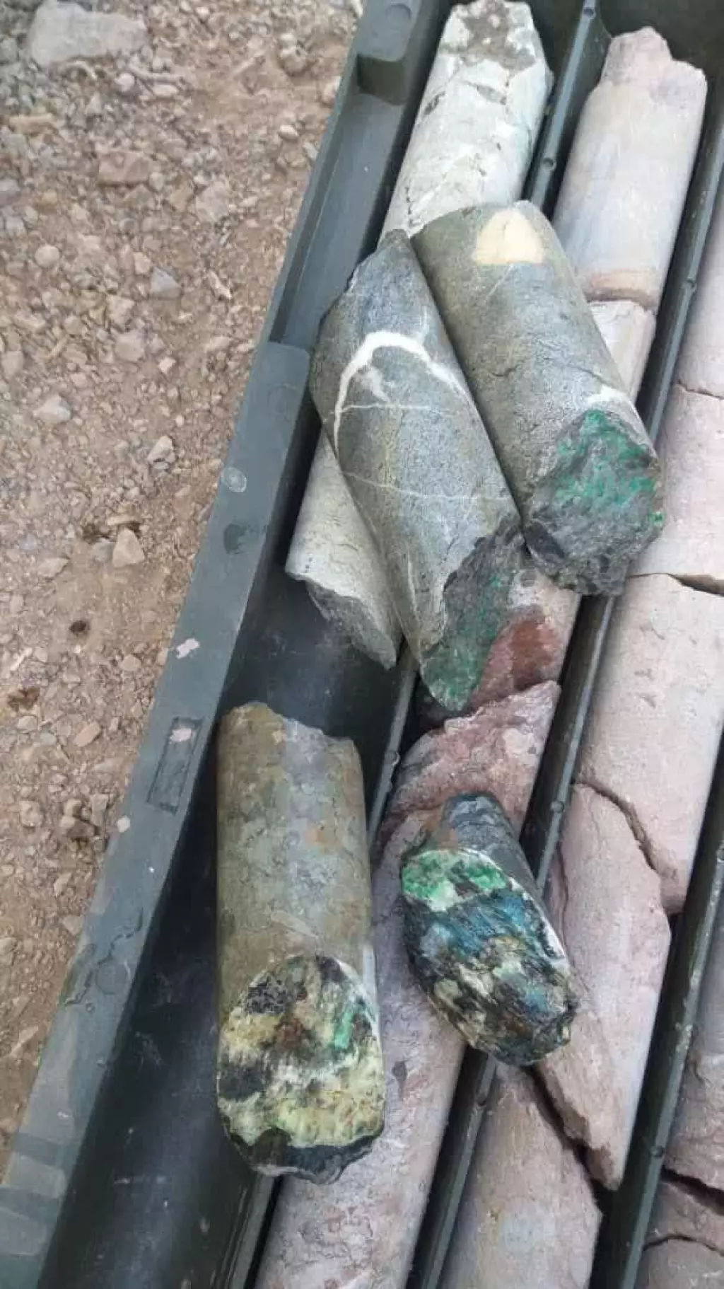 فروش فوری معدن مس اکسیدی - 7.5 کیلومترمربع - تصویر 8