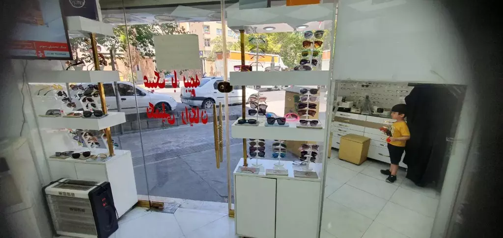 17/5 متر سرقفلی و ملکیت روبرو درمانگاه فروشی - تصویر 4