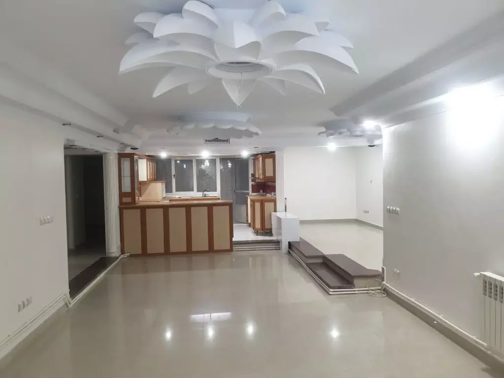 130 متر دو خواب بیواسطه دسترسی عالی