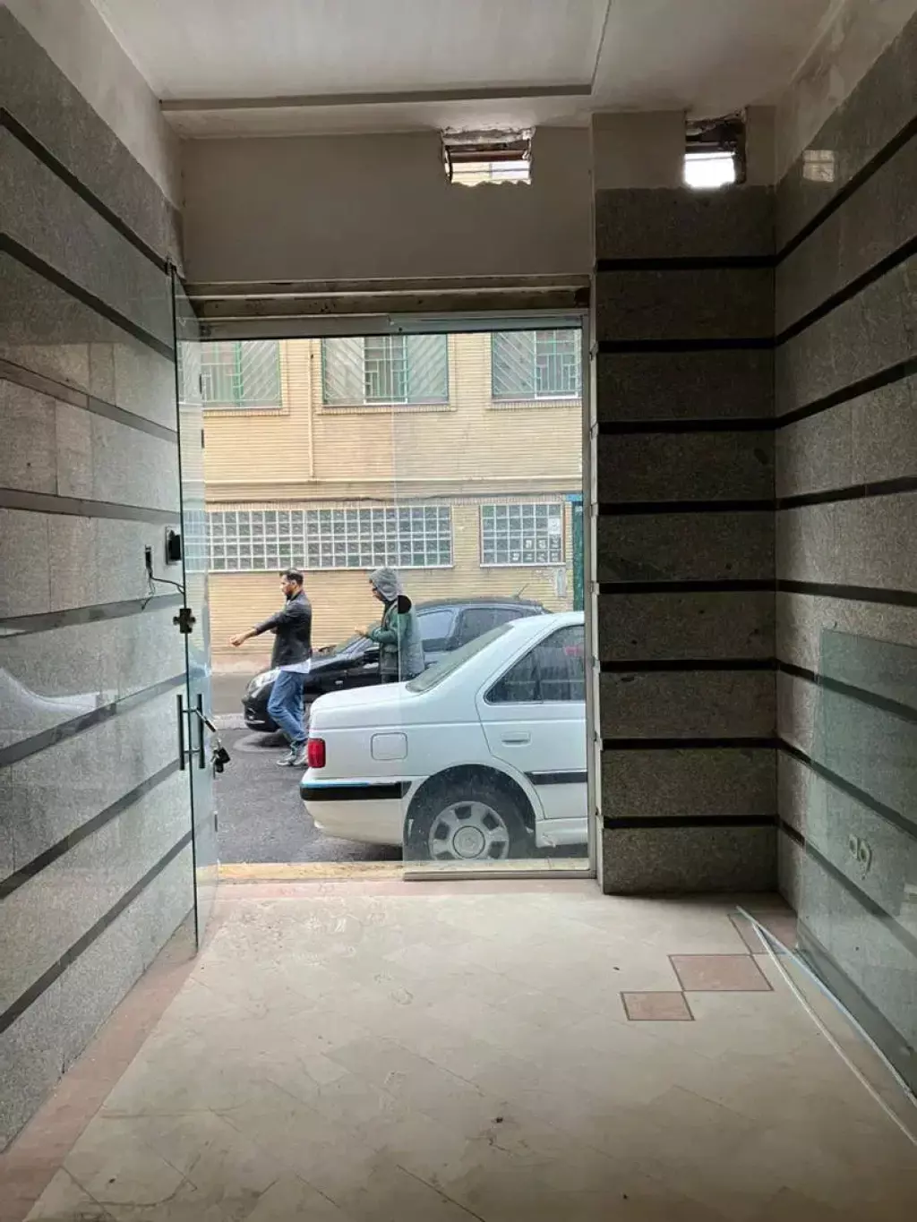 مغازه تجاری - تصویر 4