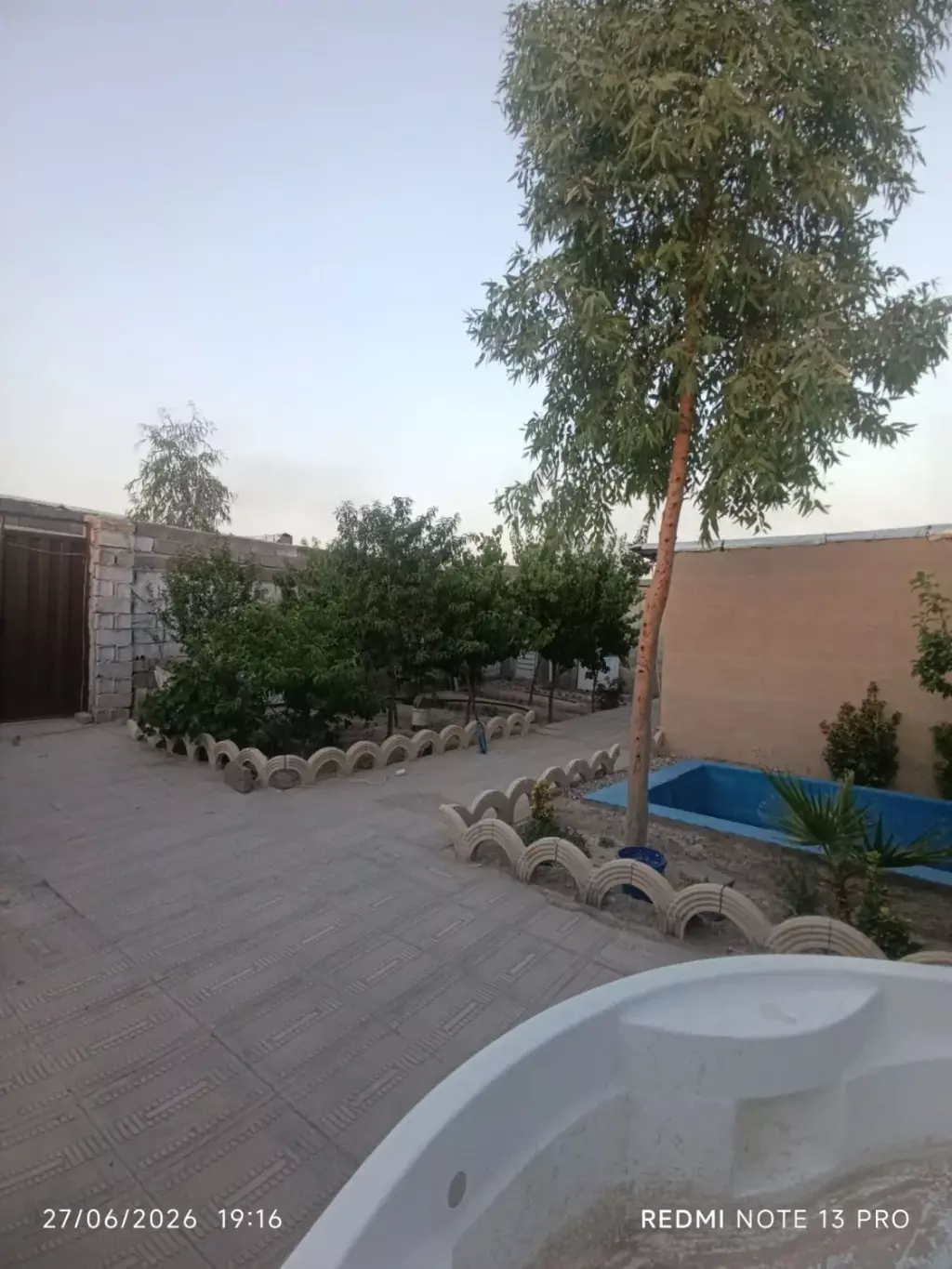 زمین و باغچه - تصویر 10