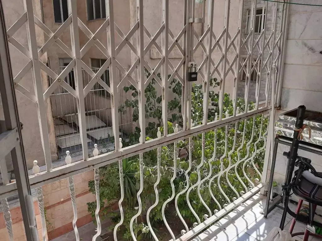 84 متر دو خواب رهن کامل