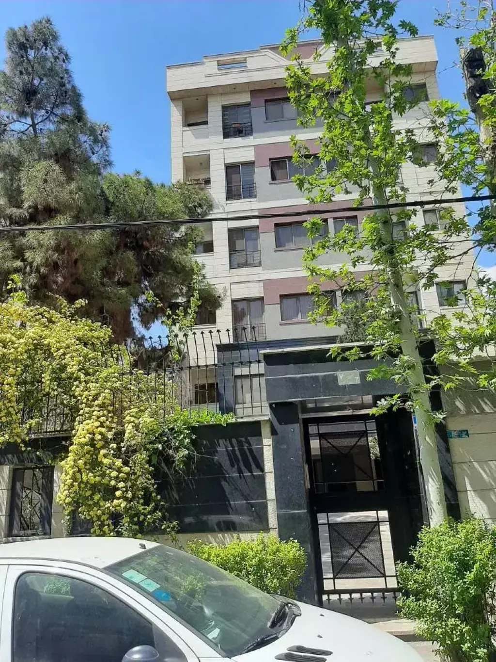ظفر آرش شرقی 75مترسندی 90 متر کاربردی