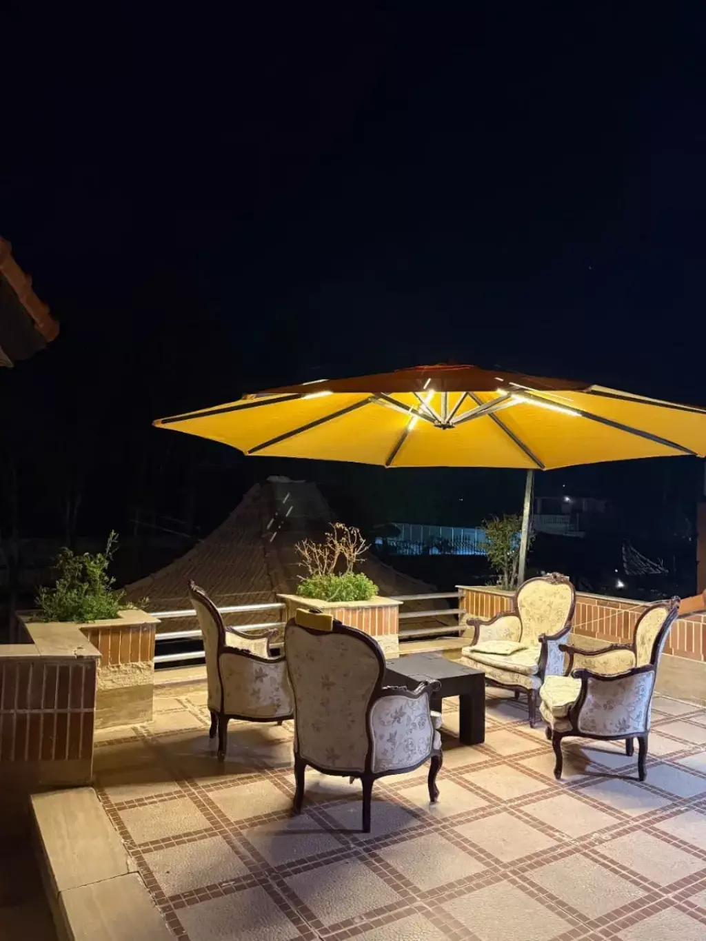 عمارت دربار با استخر داخل و روباز لاکچری فول گیم - تصویر 10
