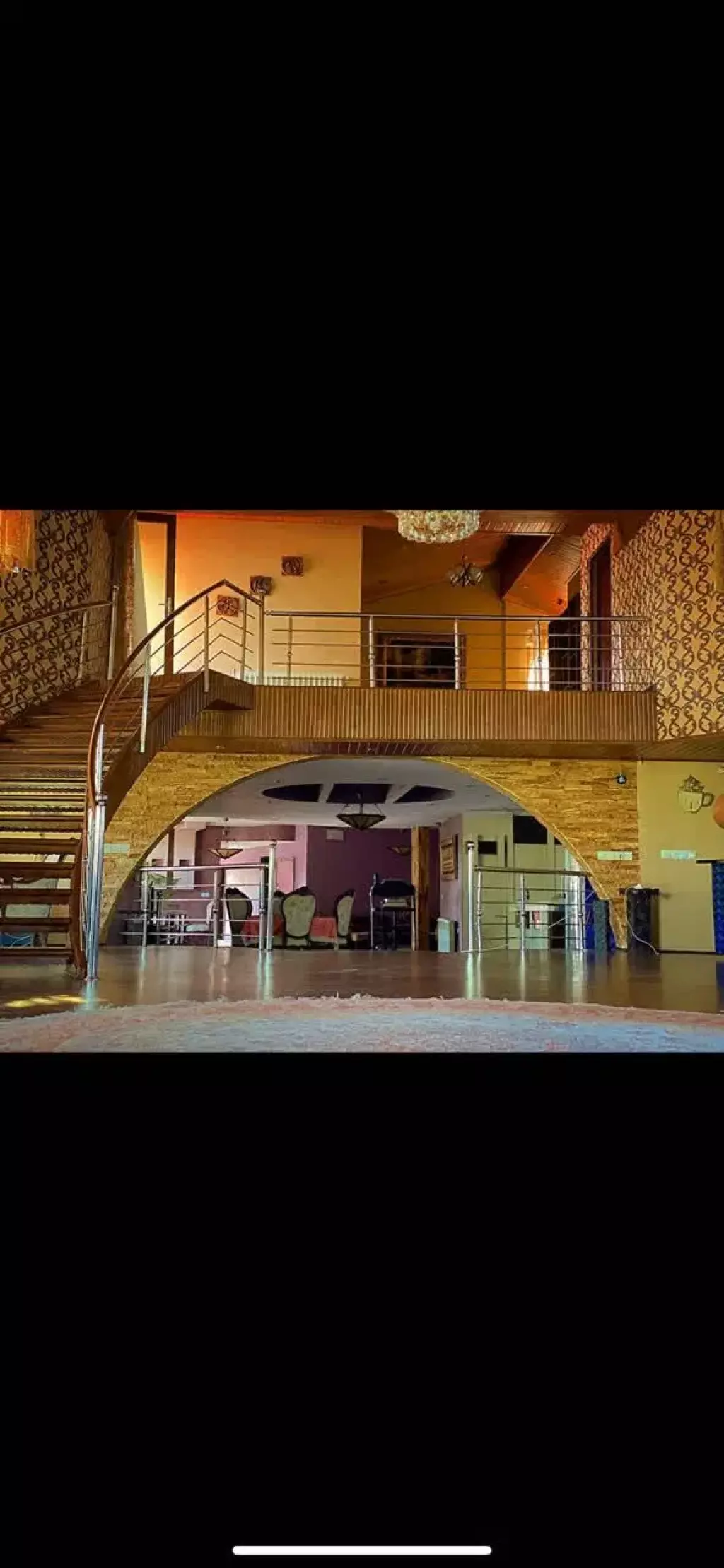 عمارت دربار با استخر داخل و روباز لاکچری فول گیم - تصویر 4