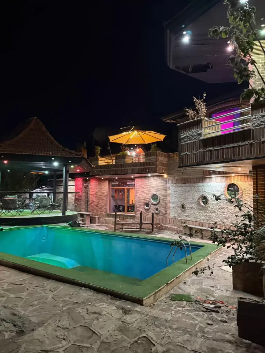 عمارت دربار با استخر داخل و روباز لاکچری فول گیم - تصویر 19