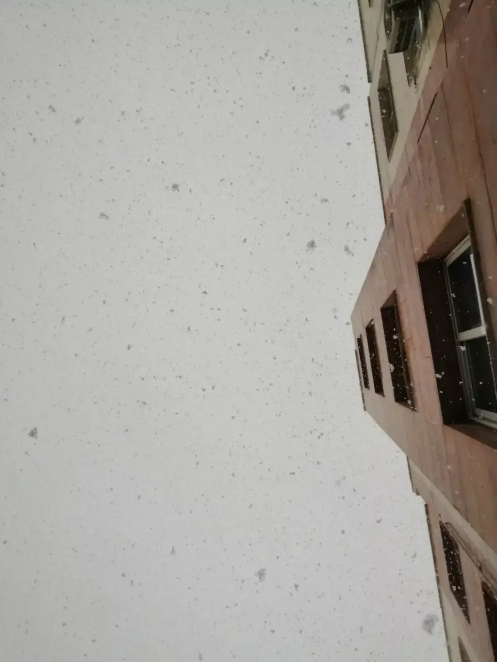 رهن و اجاره آپارتمان مسکونی در شهرک آبشار - تصویر 2