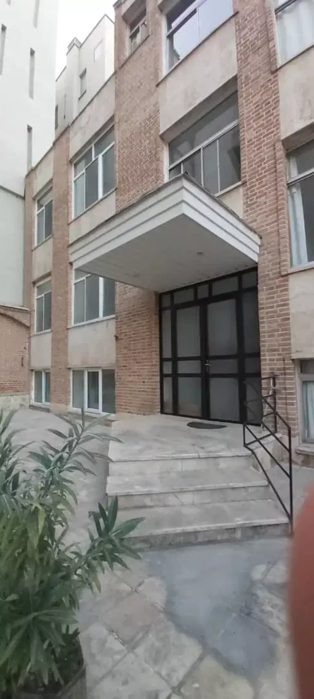 آپارتمان 122 متری فول بازسازی شده