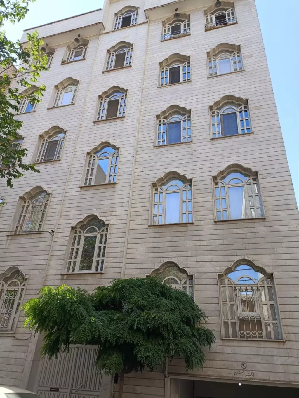 فروش آپارتمان 97 متری در پرستار
