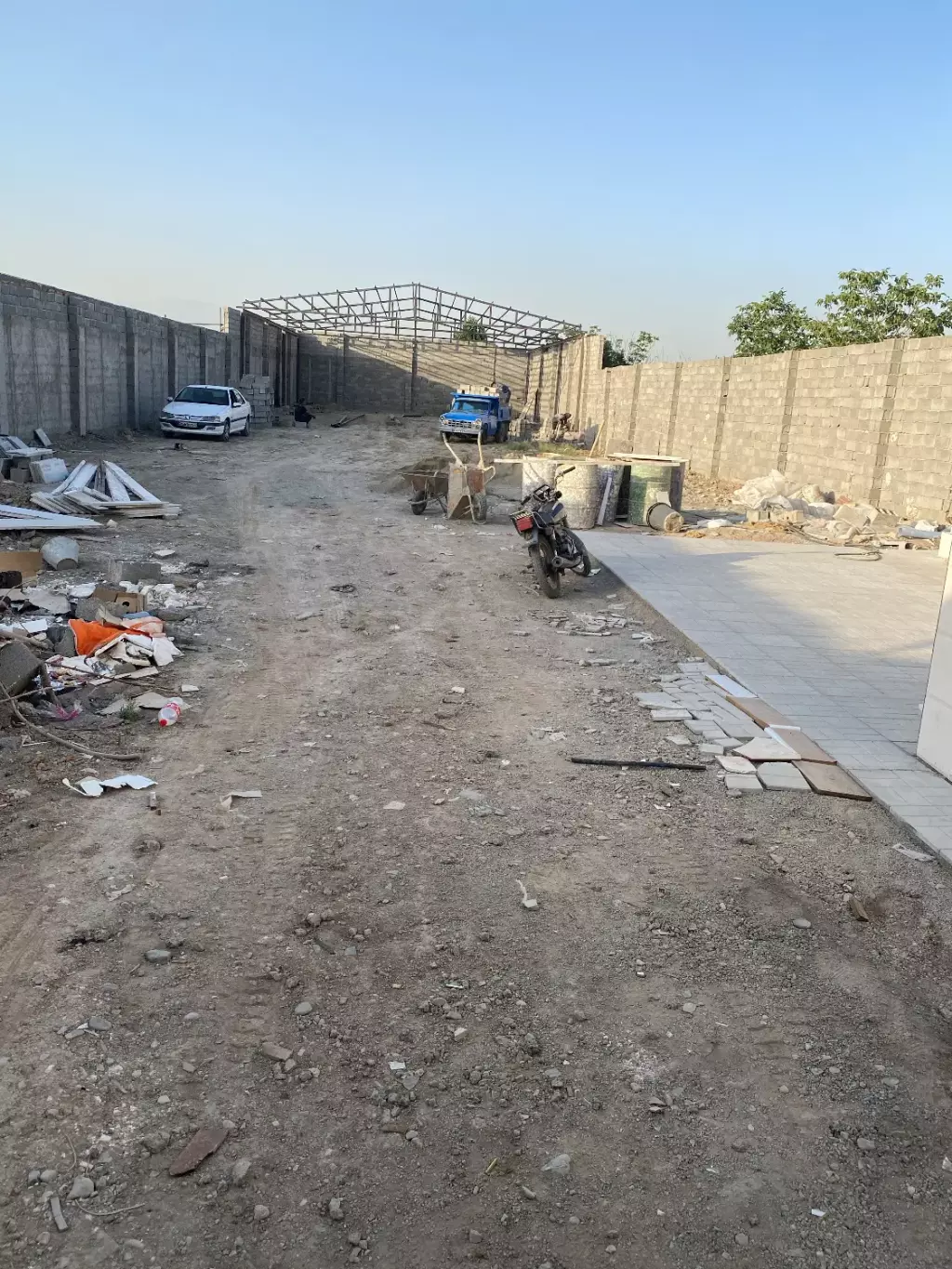 فروش زمین و کلنگی 1100 متری در بازار - تصویر 3