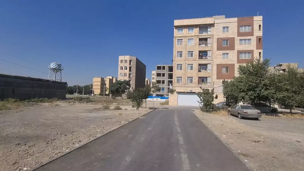 فروش زمین و کلنگی 300 متری در شهید بهشتی