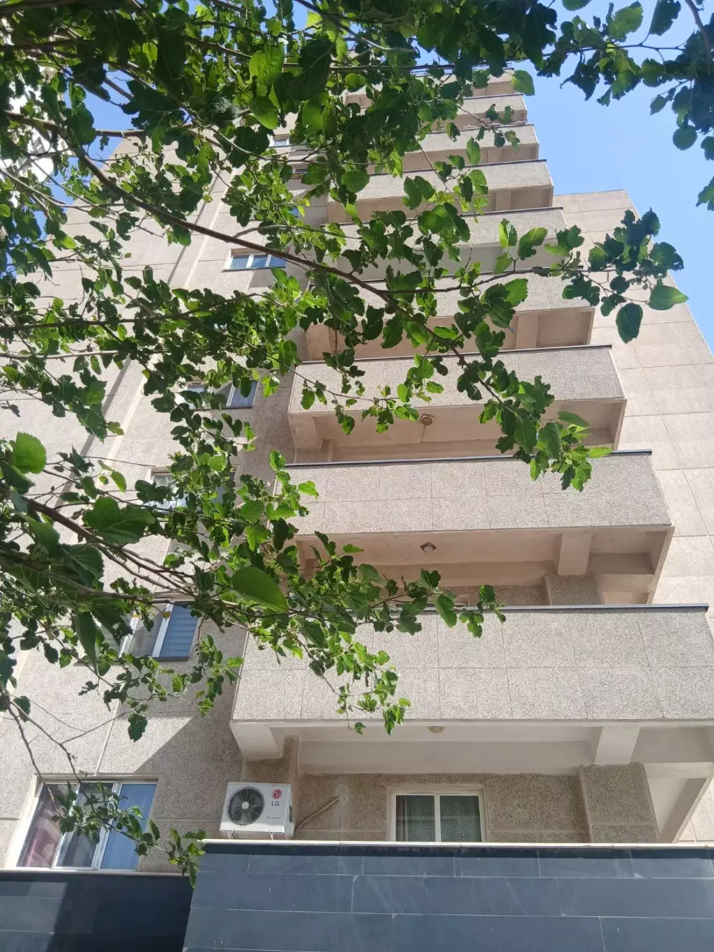 فروش آپارتمان 95 متری در گلستان (شهرک راه آهن)