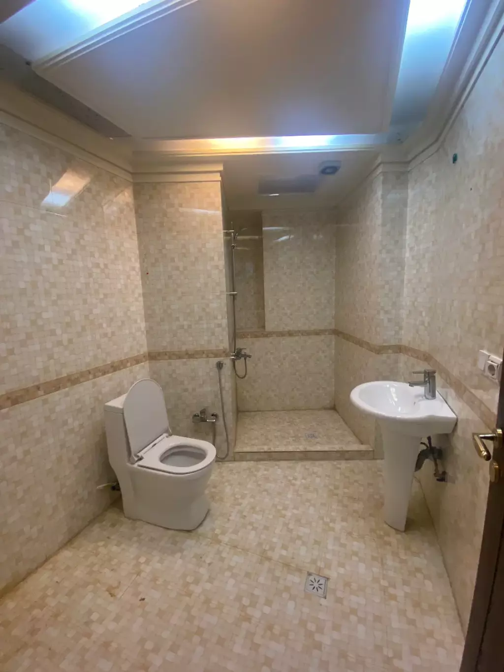 اجاره آپارتمان 190 متری در حکمت - تصویر 7