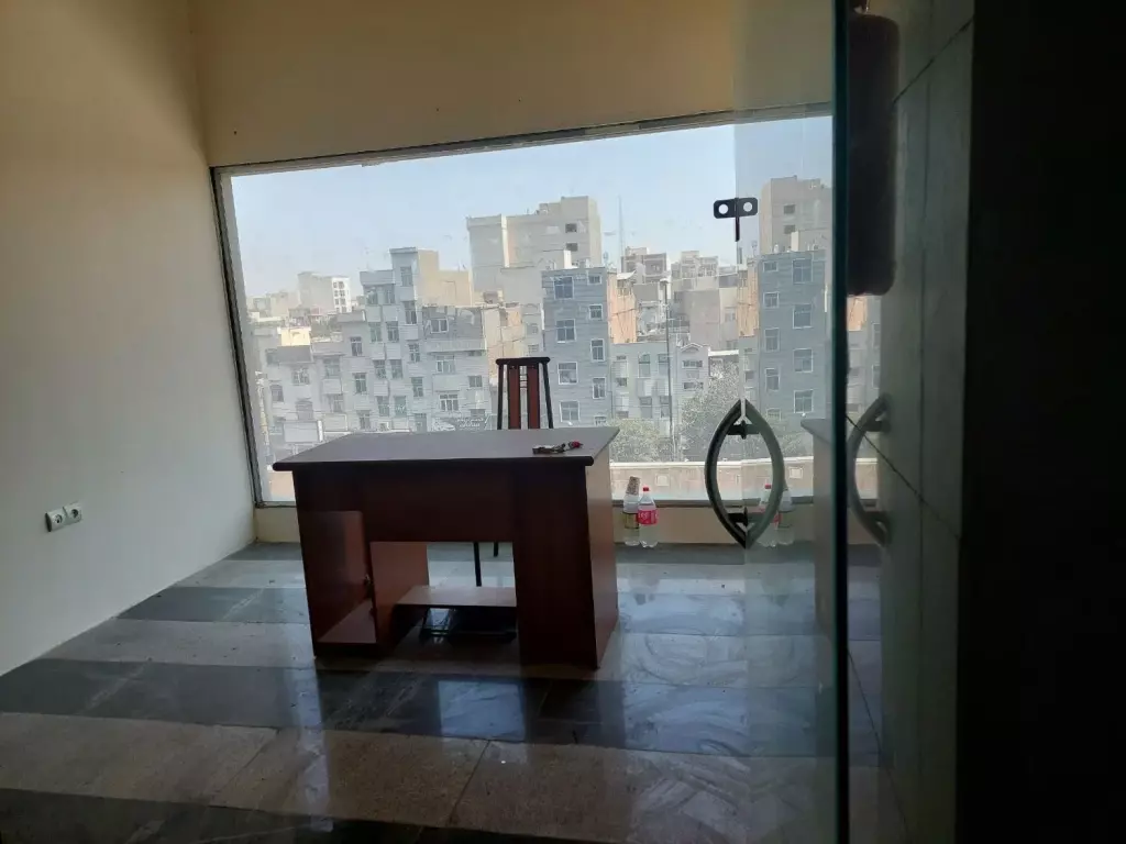 فروش اداری و تجاری 11 متری در عبدل‌آباد