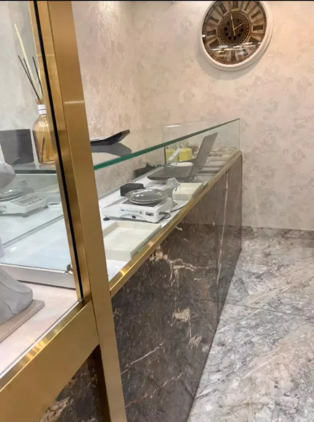 اجاره اداری و تجاری 10 متری در بازار - تصویر 2