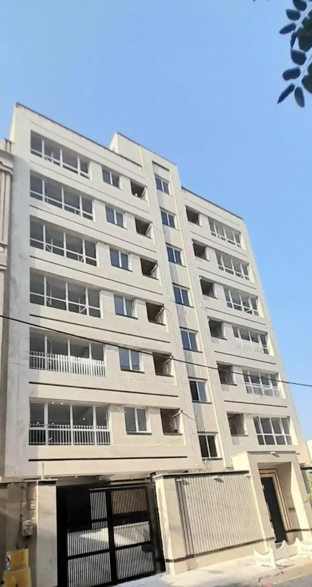 فروش آپارتمان 100 متری در شهرک پاسداران