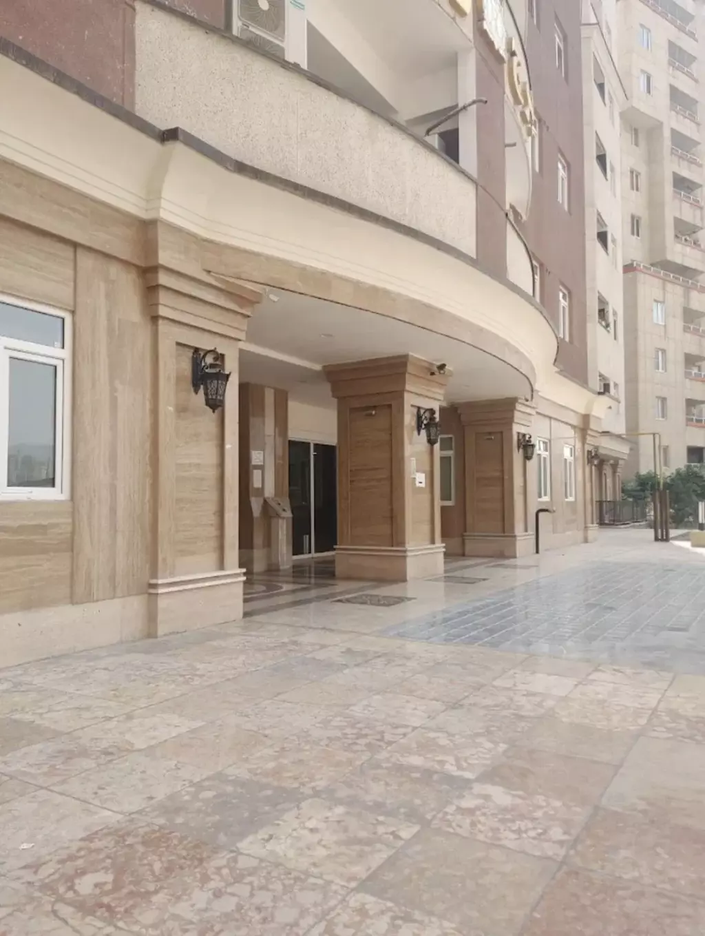 فروش آپارتمان 193 متری در شهرک صدرا - تصویر 2