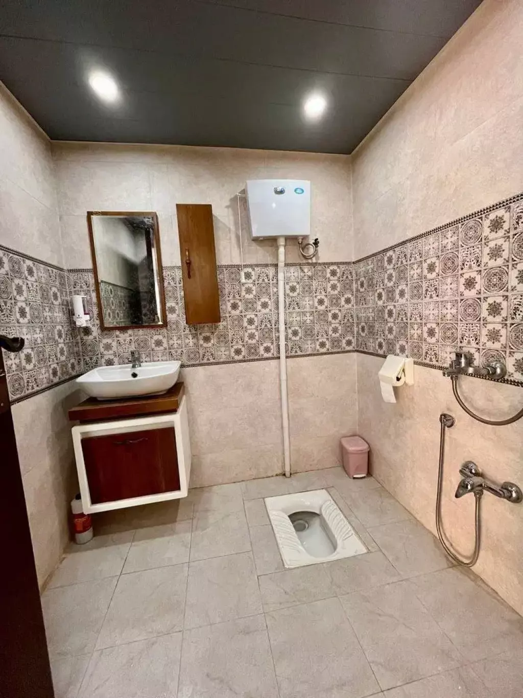 اجاره خانه و ویلا 830 متری در بوستان سرخه حصار - تصویر 12