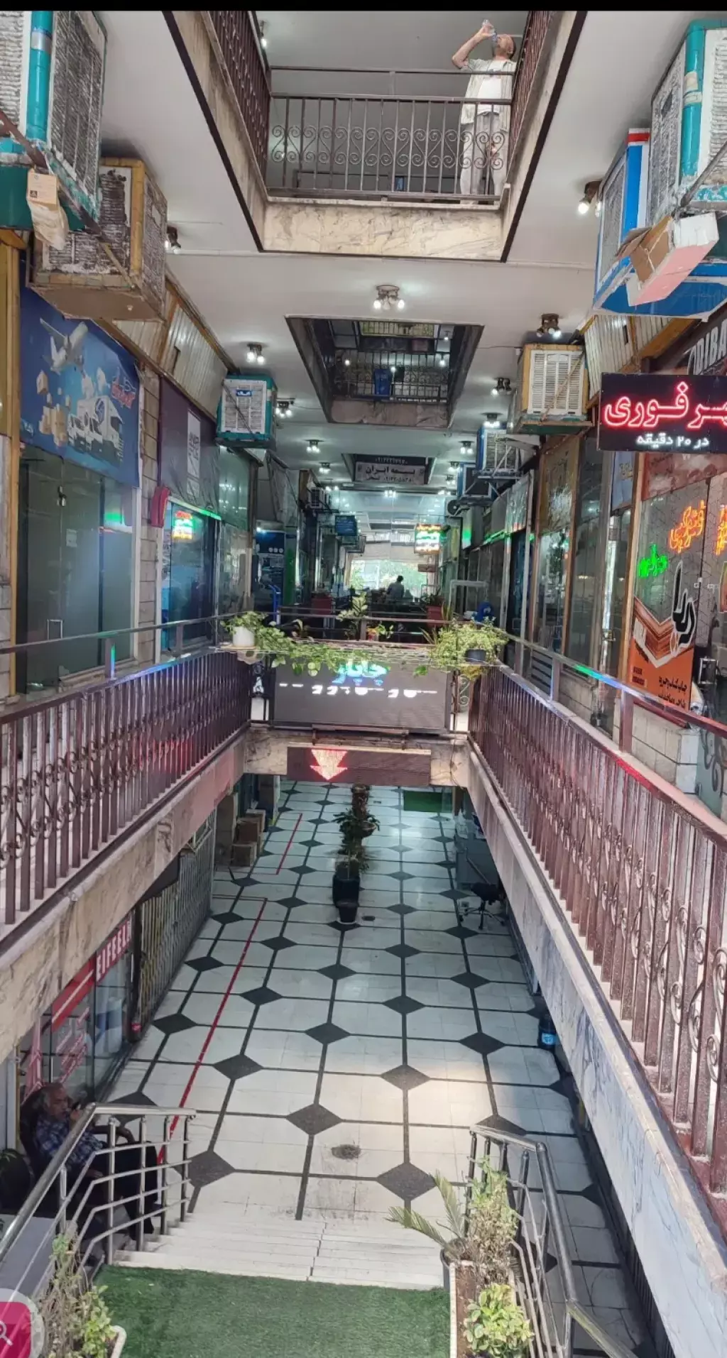 فروش اداری و تجاری 18 متری در نصرت - تصویر 2