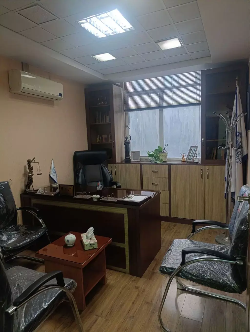 اجاره اداری و تجاری 65 متری در میدان ولیعصر