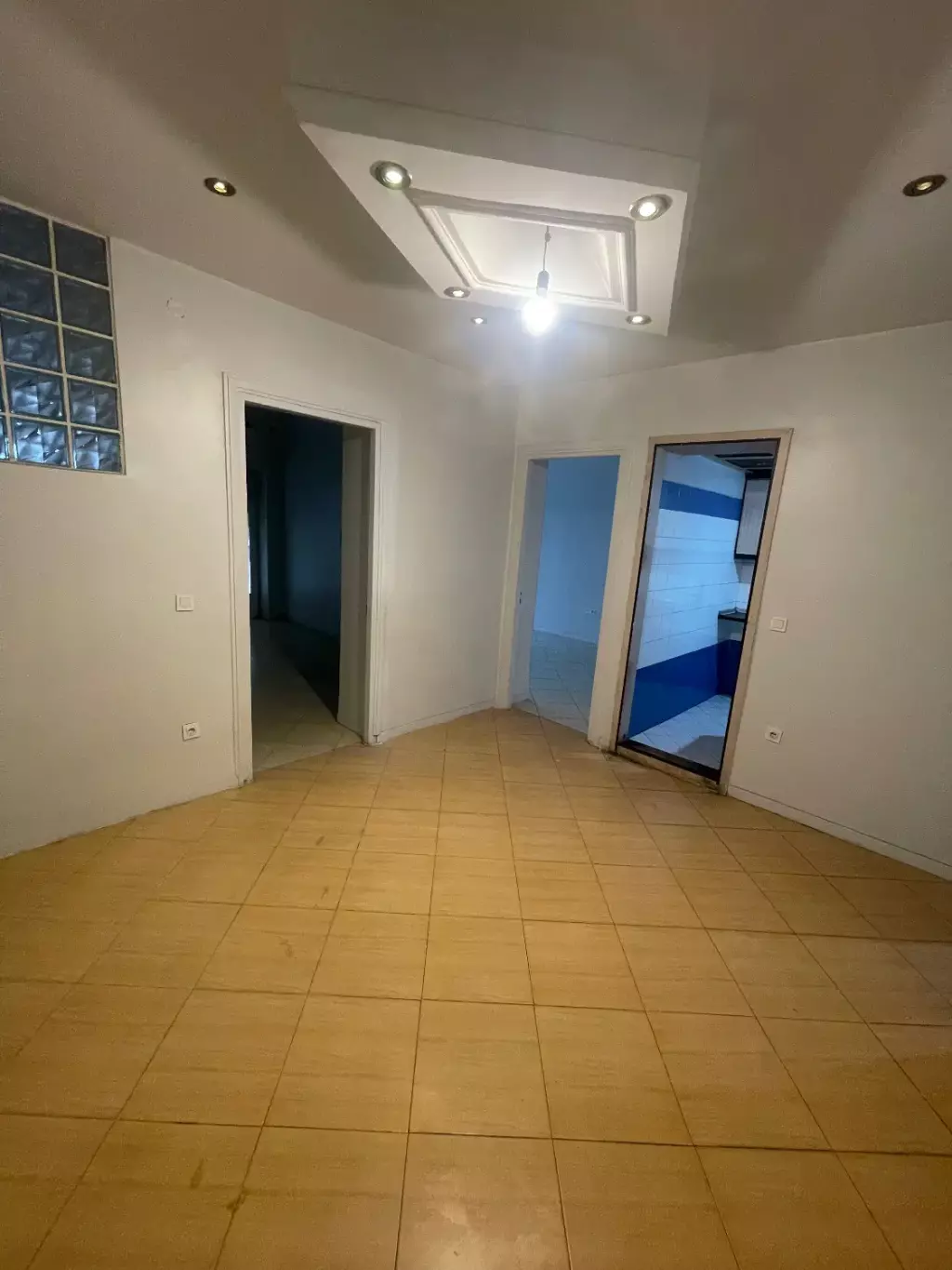 اجاره اداری و تجاری 180 متری در بلوار کشاورز